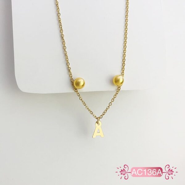 Collar dije letra A + topos
