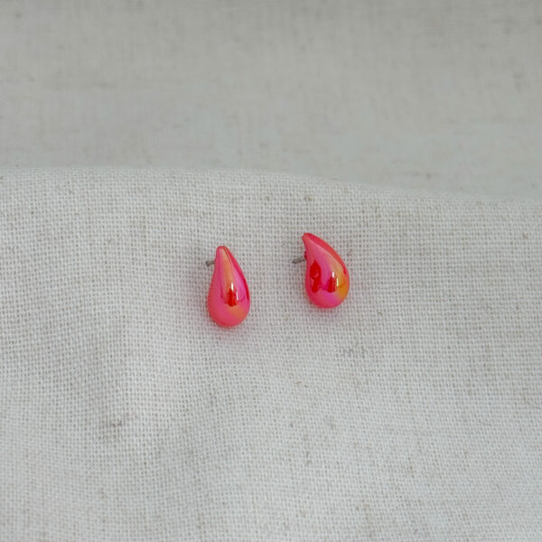 Arete gota roja tornasol 1.3 cm x 6mm - Image 2