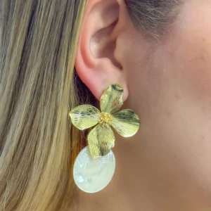 Arete flor nacar 6 cm